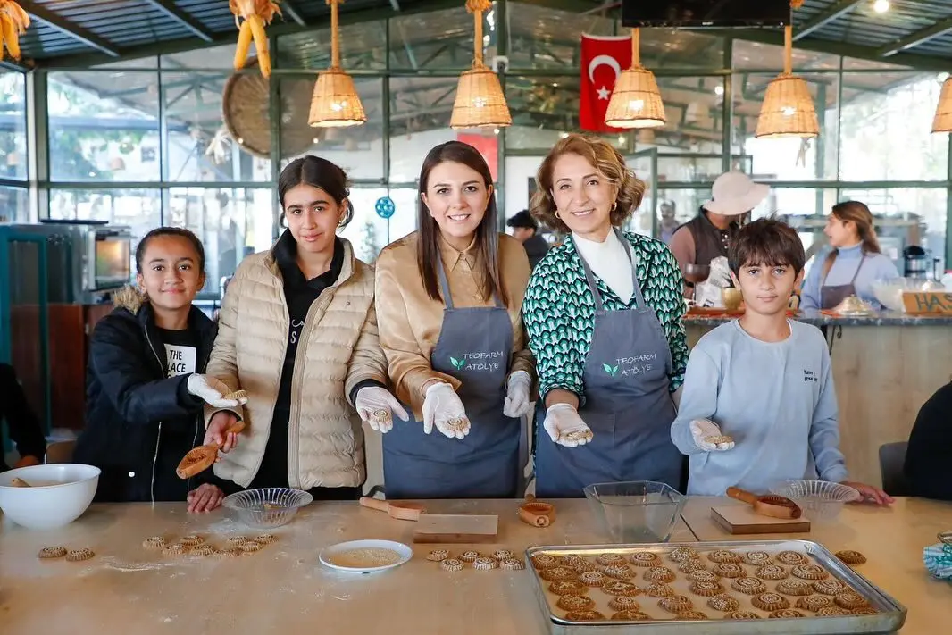 Minikler Sahada: Hasat Yaptılar, Eğlendiler